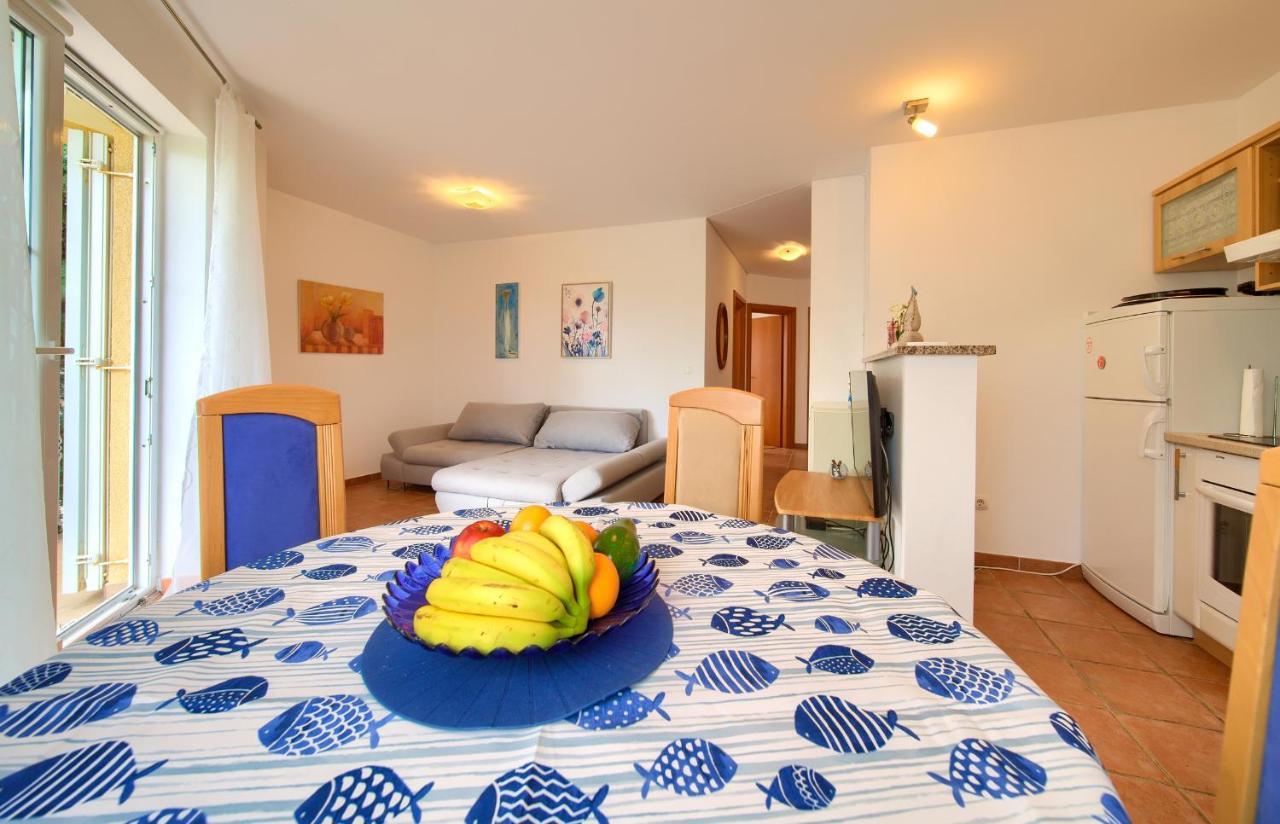 Apartment Camellia Vantacici Exterior photo